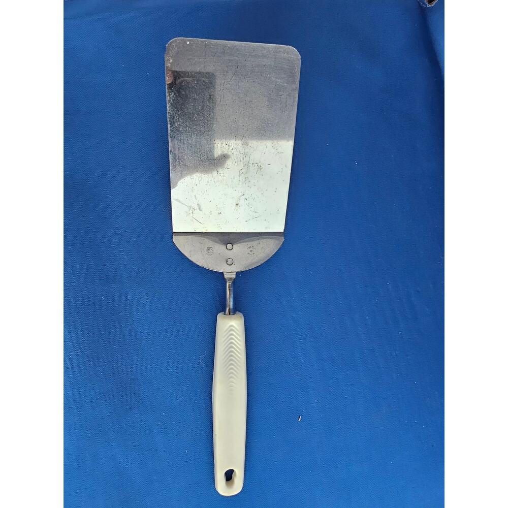 Vintage Chief Spatula/Flipper 11" (inches) w/White Plastic Handle